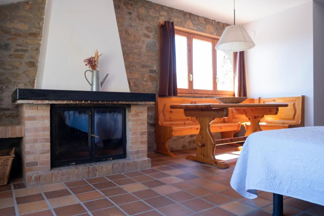 Cal Miquel De Ventola Guest House Exterior photo
