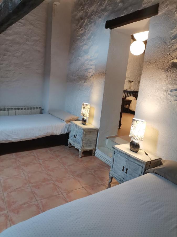 Cal Miquel De Ventola Guest House Exterior photo