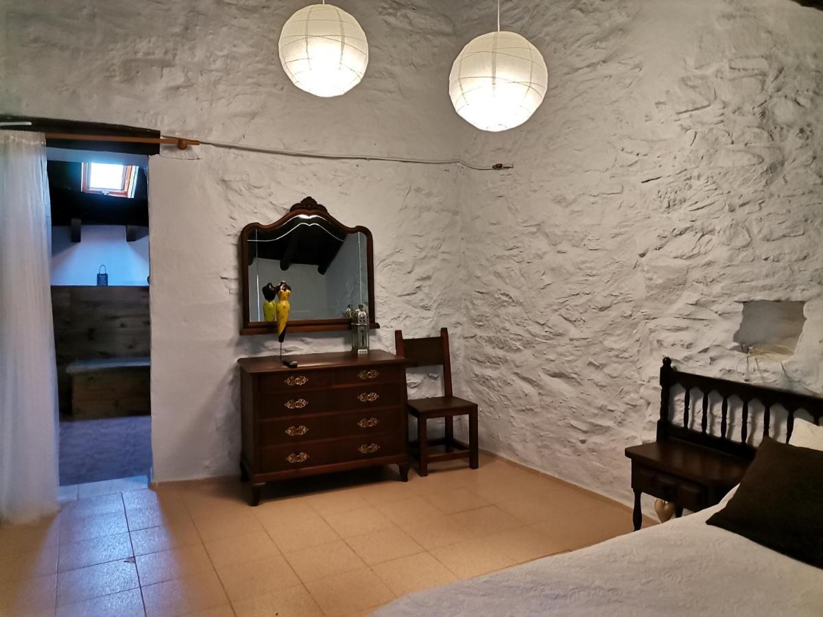 Cal Miquel De Ventola Guest House Exterior photo