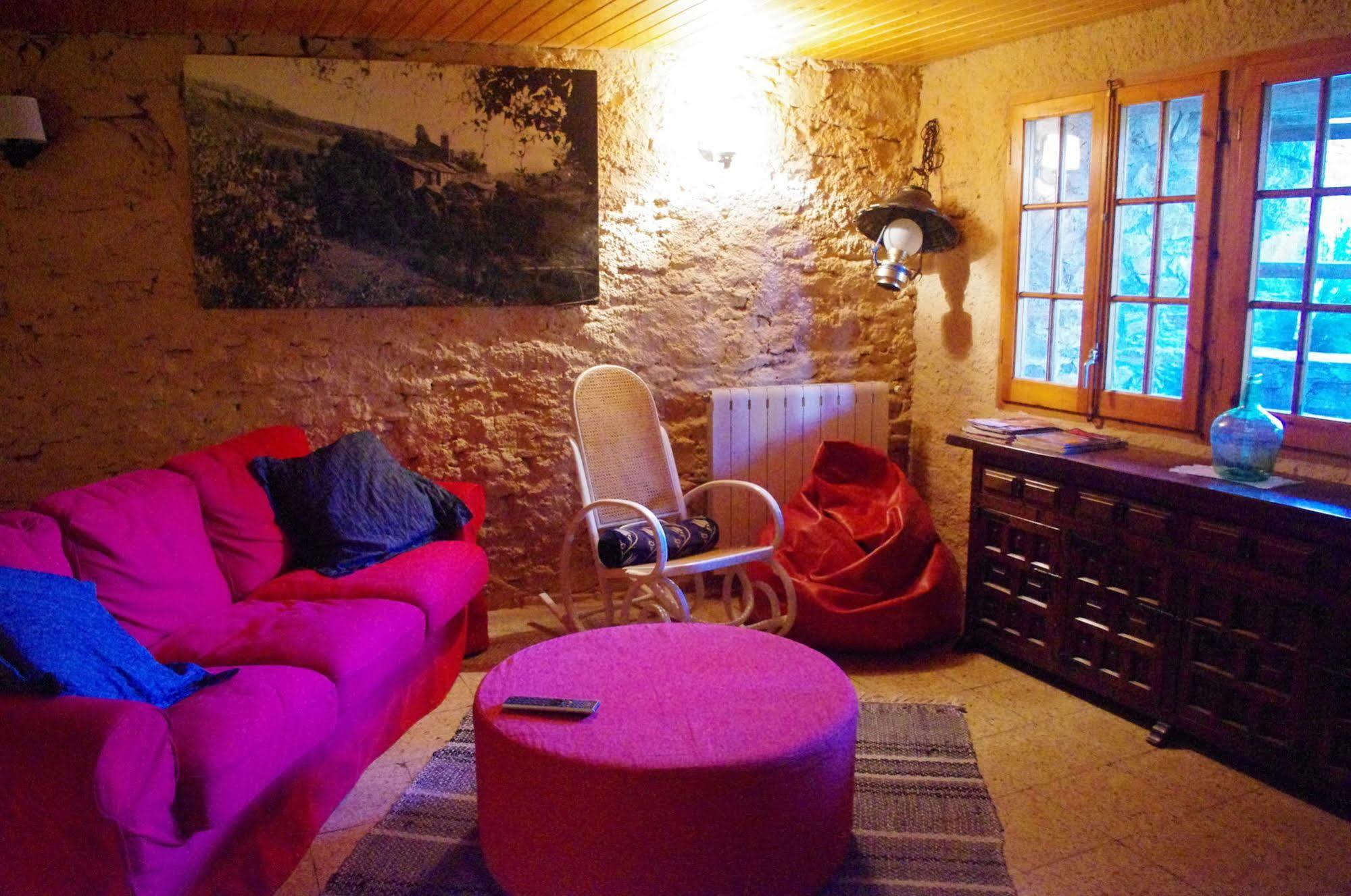 Cal Miquel De Ventola Guest House Exterior photo
