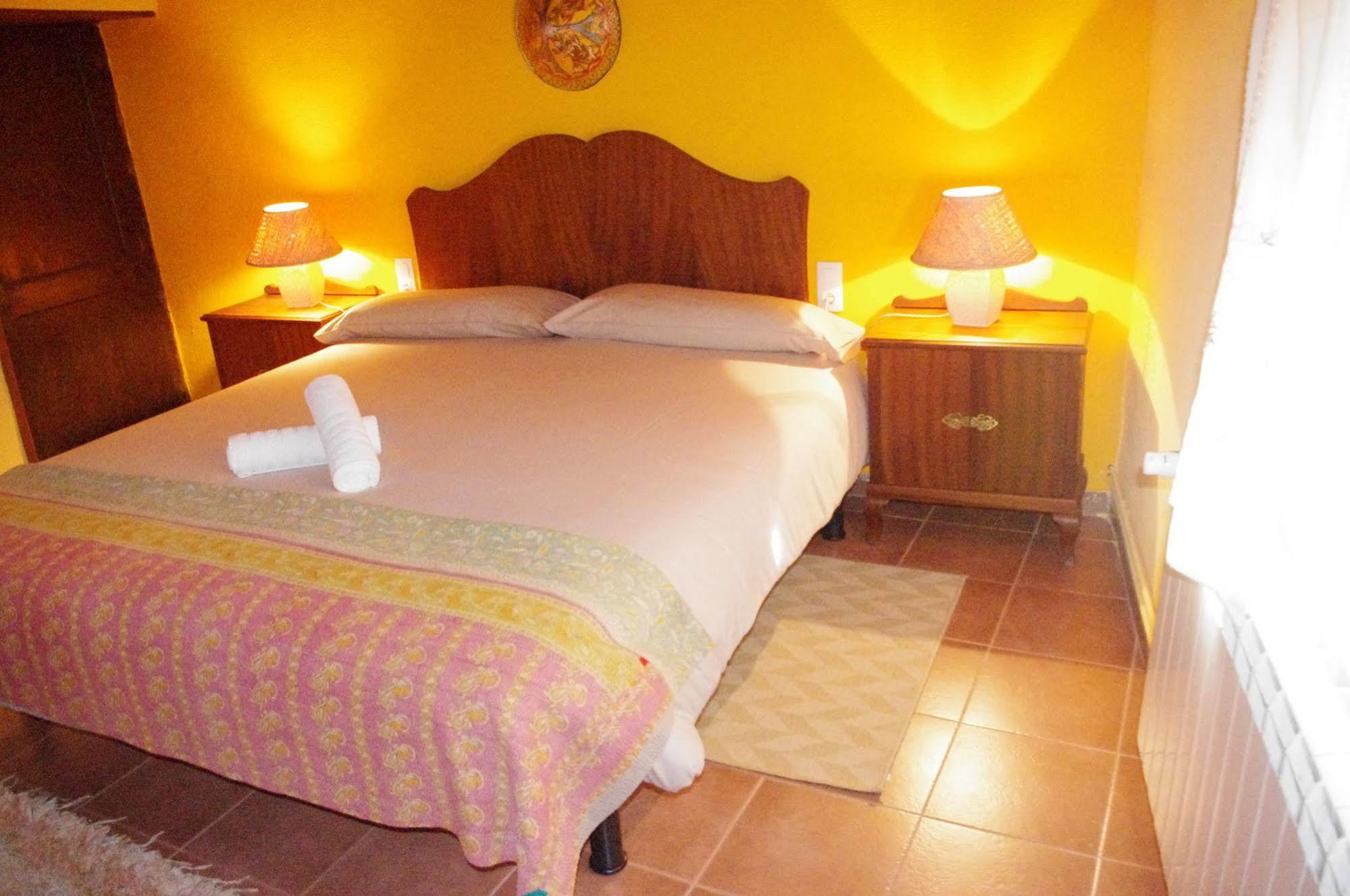 Cal Miquel De Ventola Guest House Exterior photo